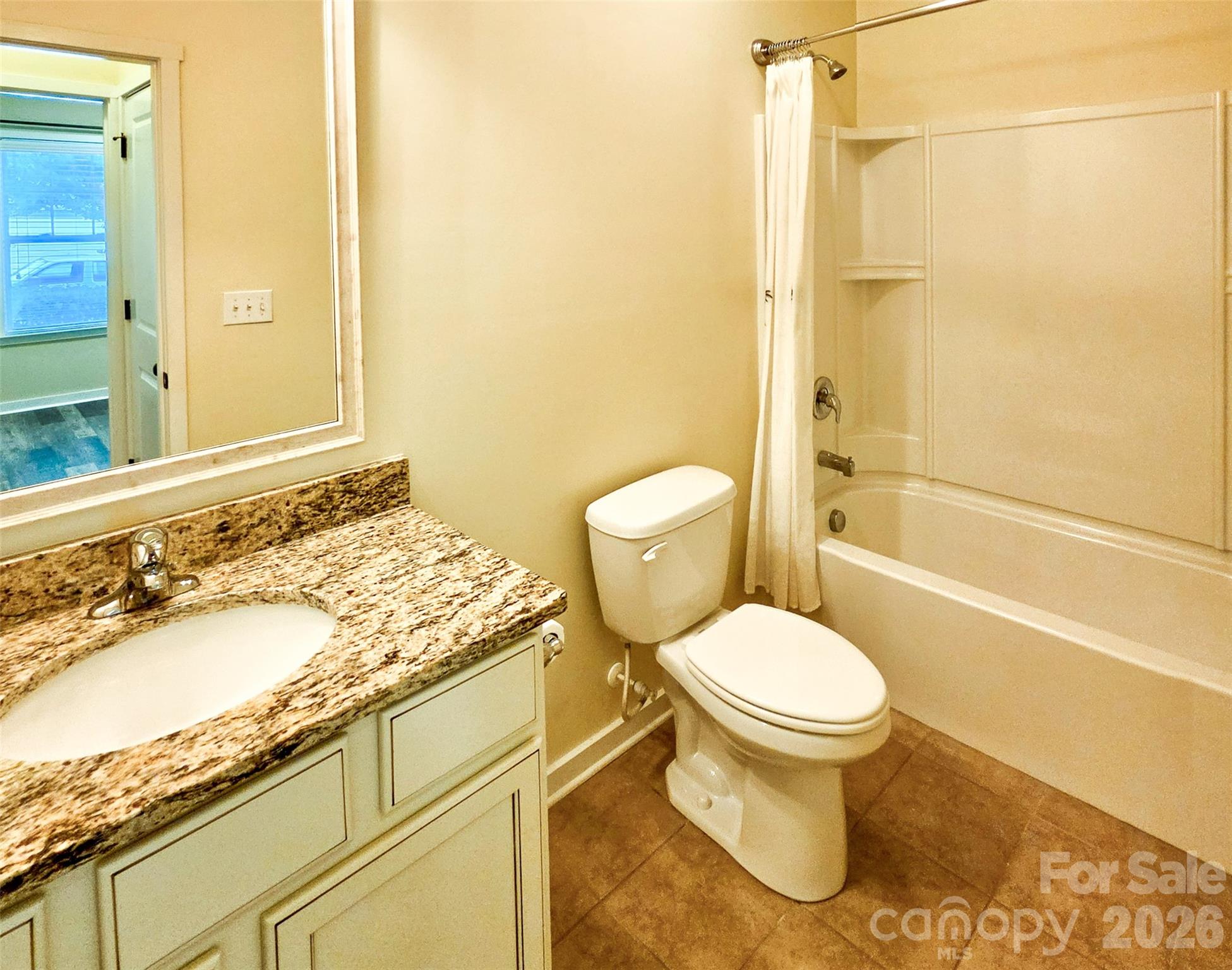 Private Bathroom 2 w Granite Countertop Vanity - 5227 Crystal Lakes Drive, Rock Hill