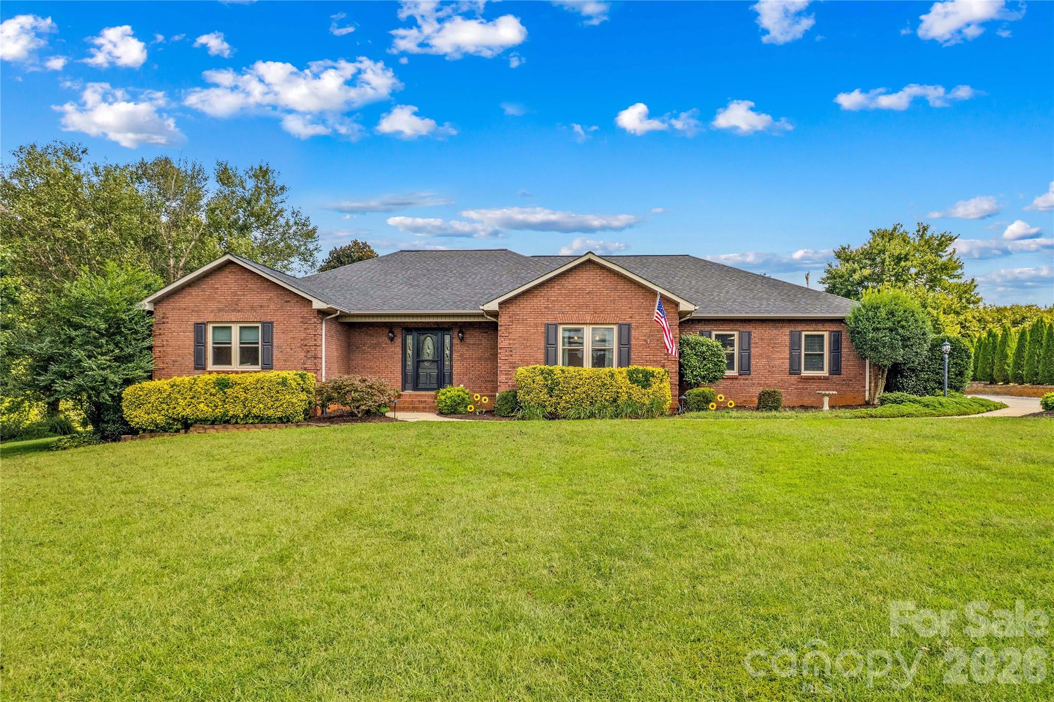 Single Family Residence at 110 Dobbs Drive, Statesville, photo 2 of 48