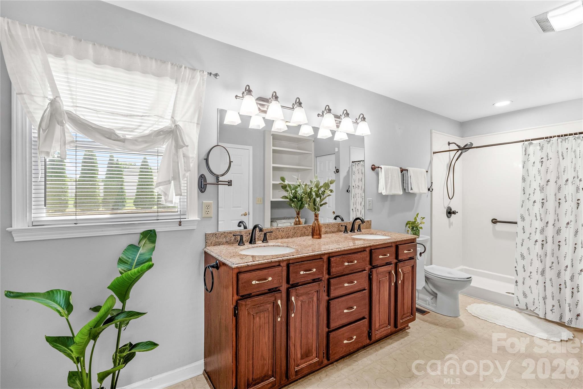 Single Family Residence at 110 Dobbs Drive, Statesville, photo 26 of 48