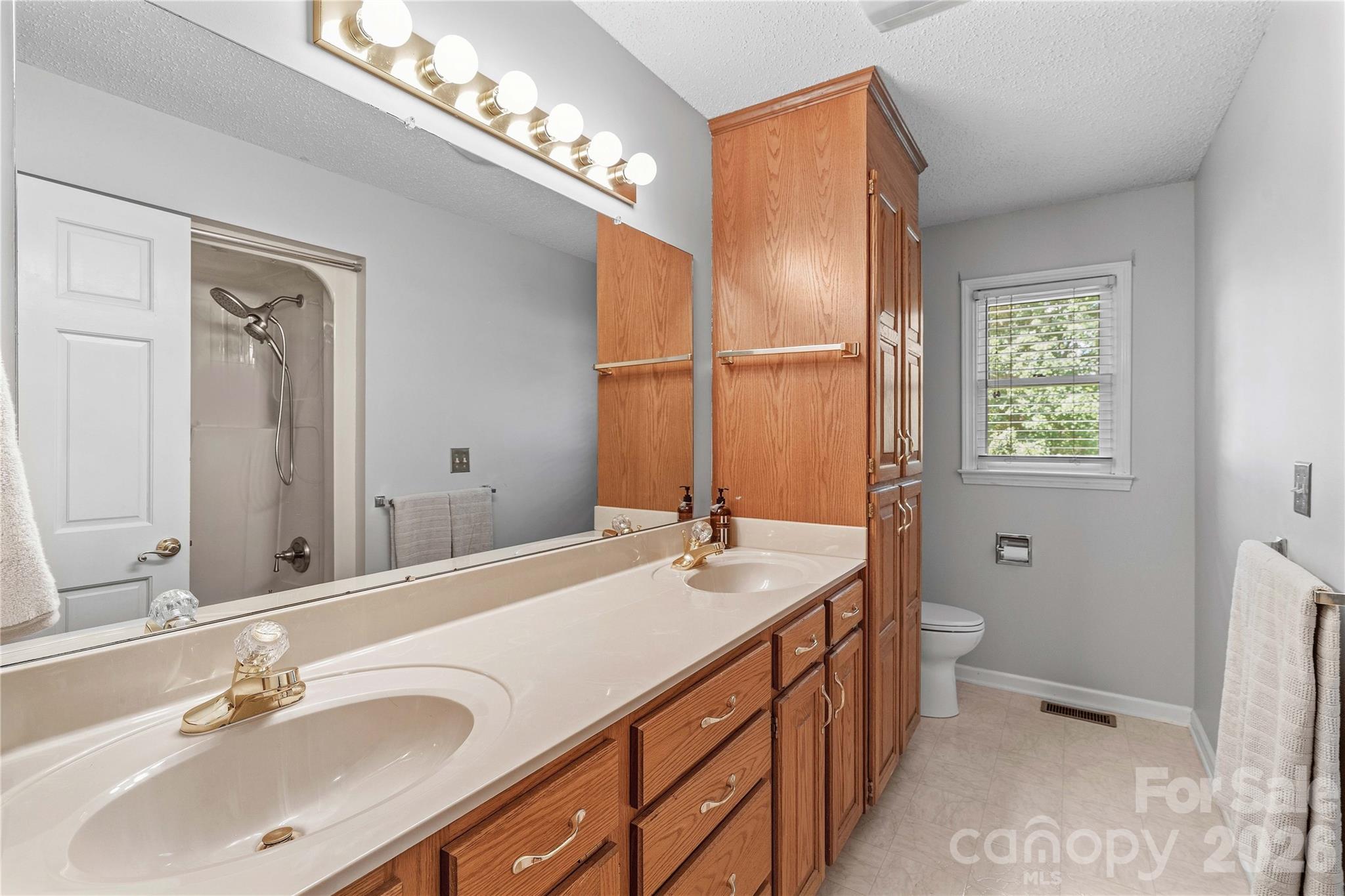 Single Family Residence at 110 Dobbs Drive, Statesville, photo 29 of 48