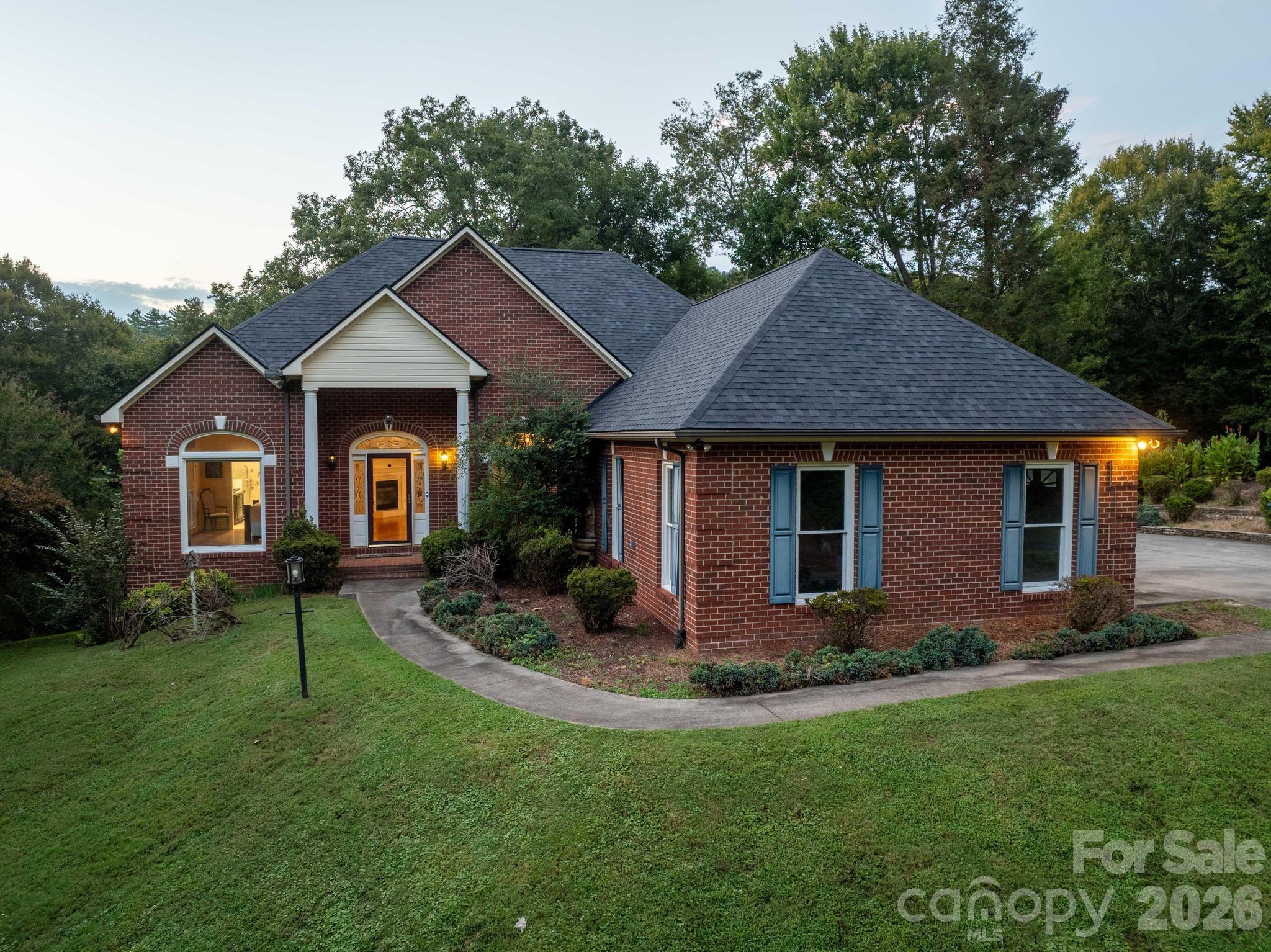 Single Family Residence at 3212 Champion Lane, Lenoir, photo 2 of 34
