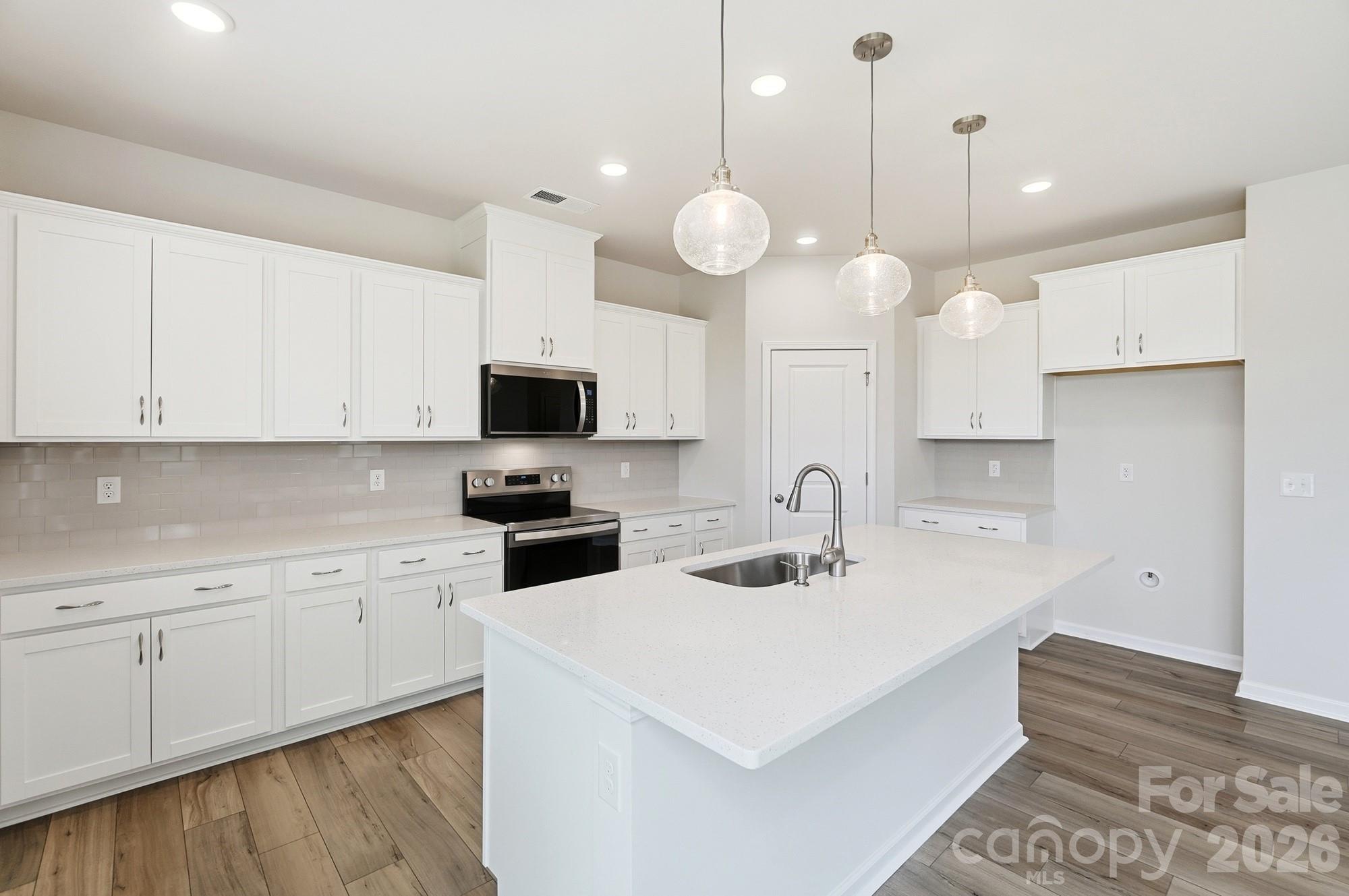 Single Family Residence at 2701 Westmont Drive, Gastonia, photo 17 of 48