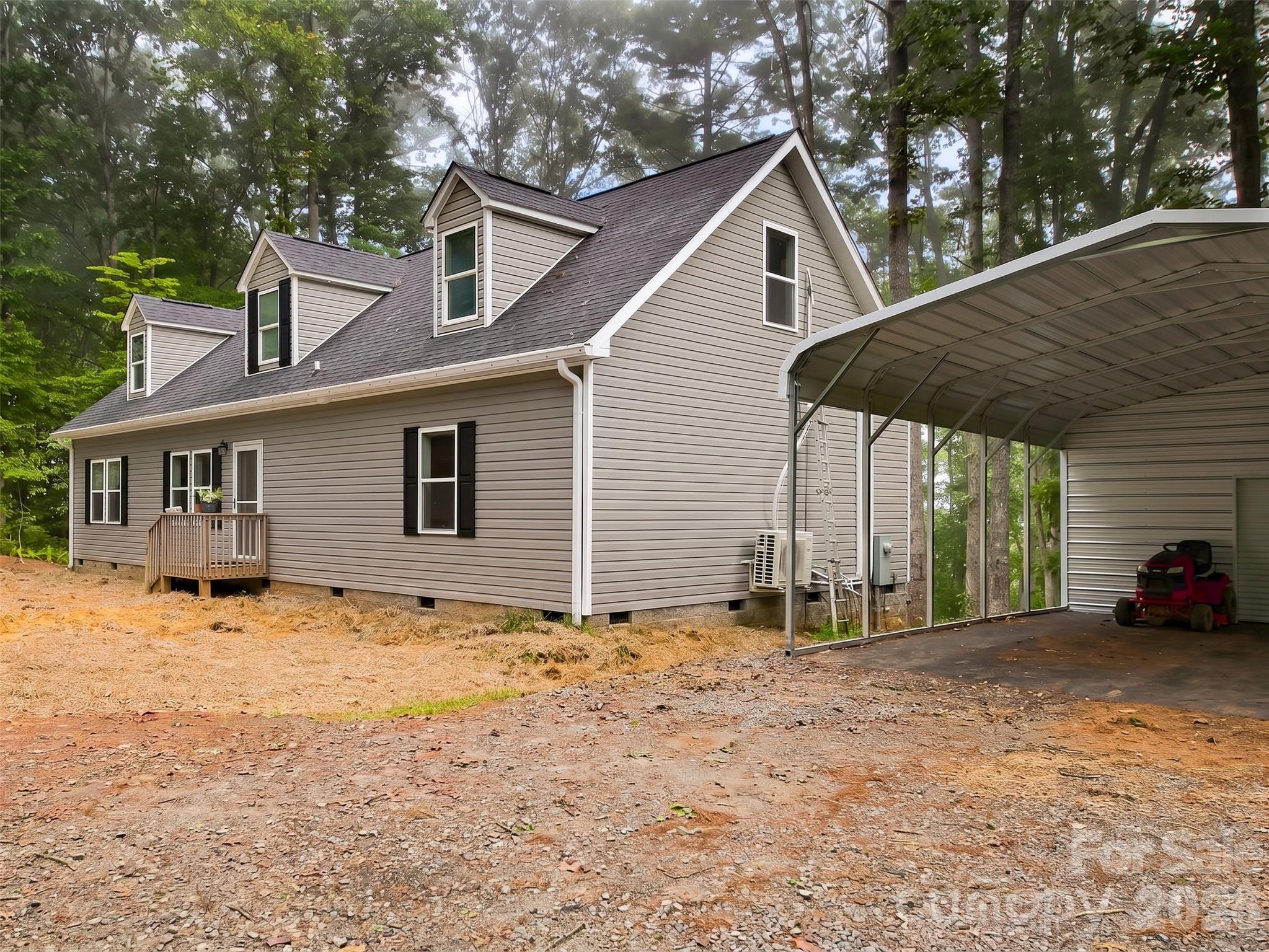 Single Family Residence at 552 Bass Lake Drive, Pisgah Forest, photo 5 of 43