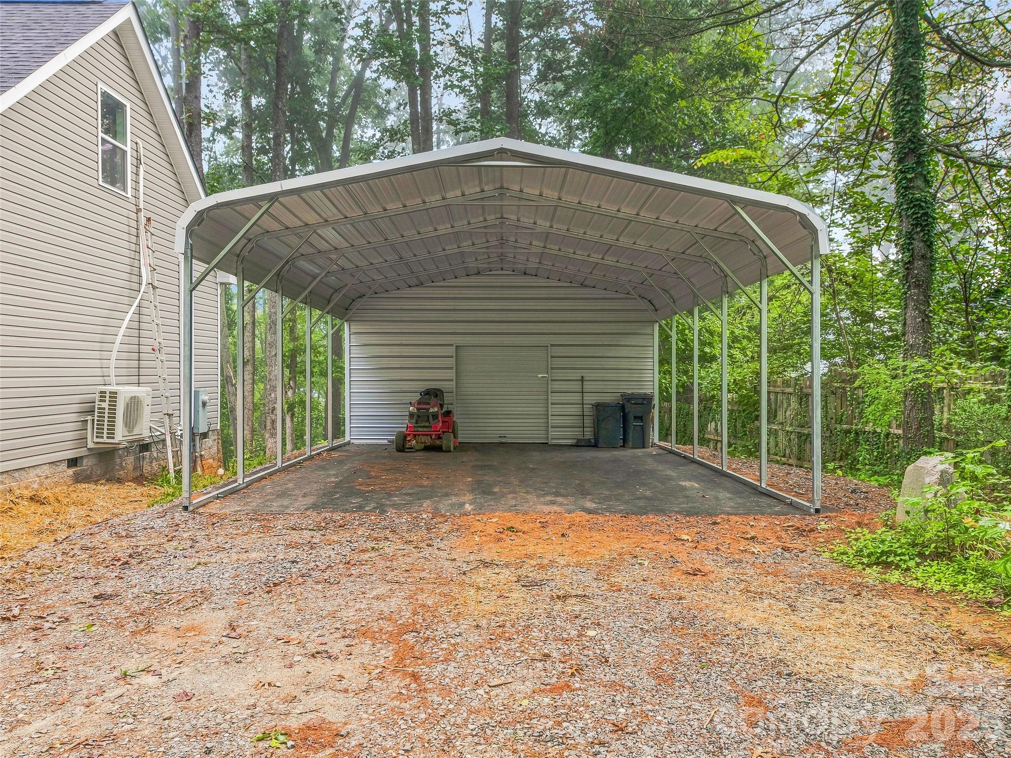 Single Family Residence at 552 Bass Lake Drive, Pisgah Forest, photo 6 of 43