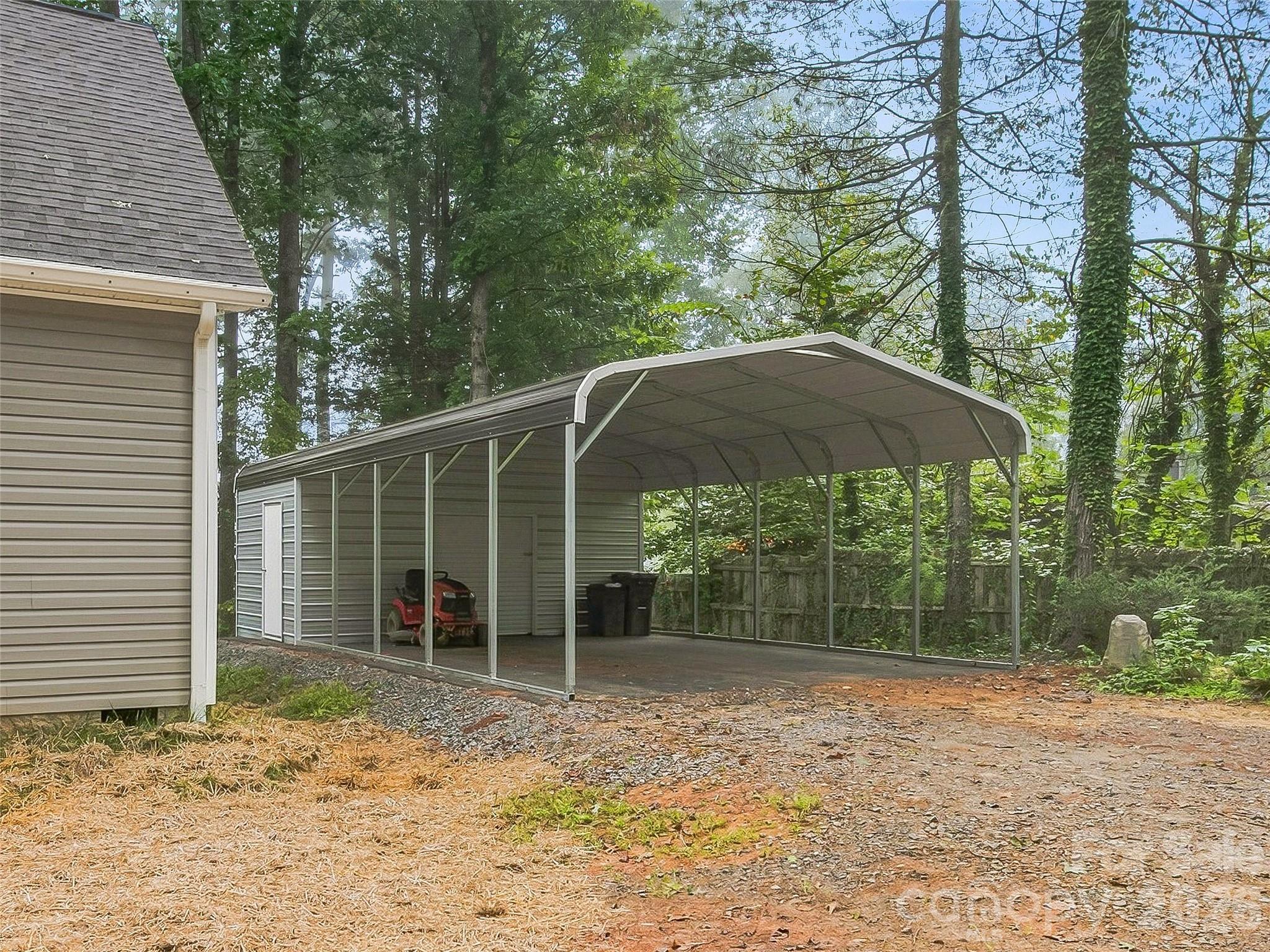 Single Family Residence at 552 Bass Lake Drive, Pisgah Forest, photo 7 of 43