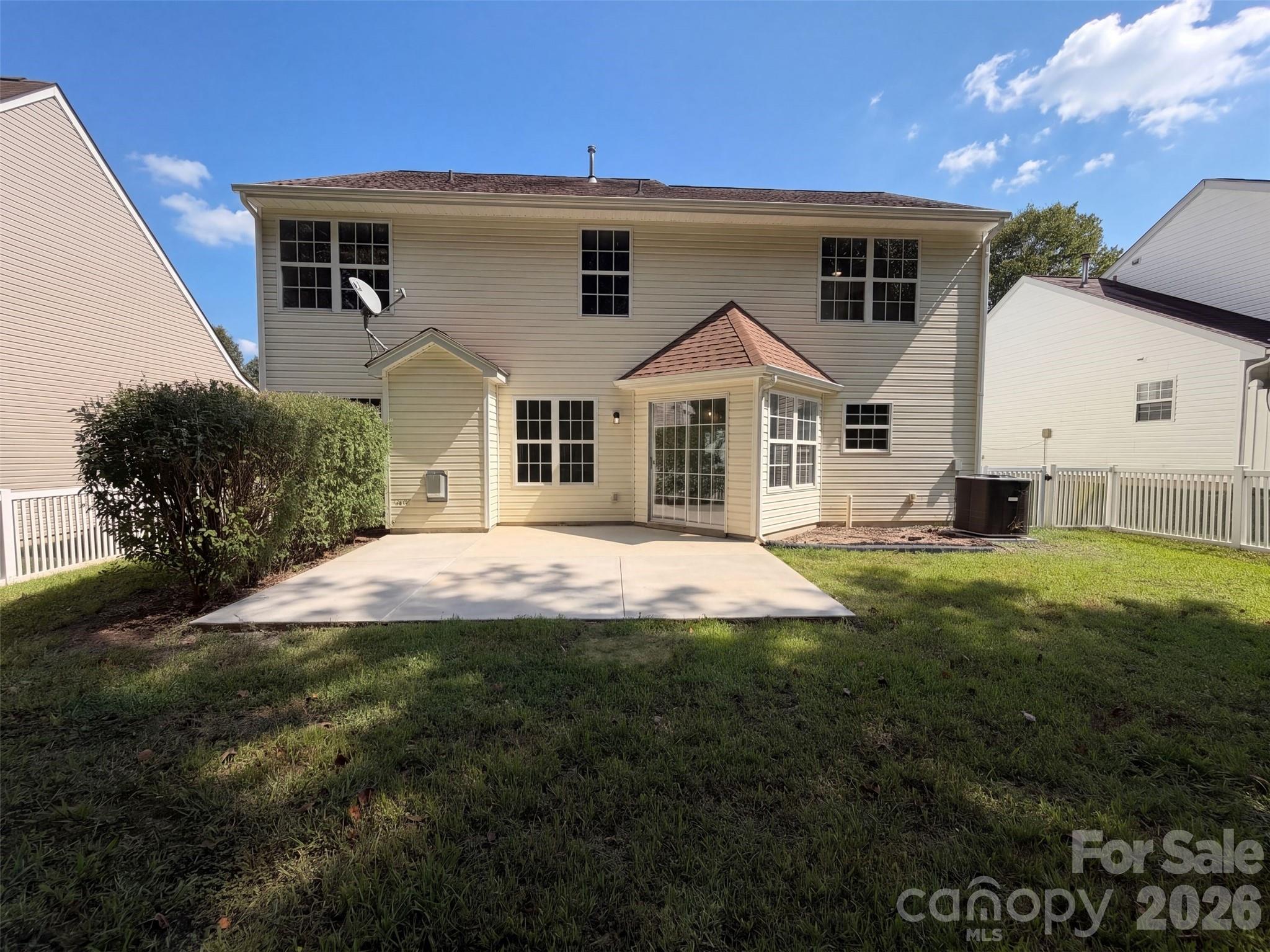 Single Family Residence at 3978 Shasta Circle, Clover, photo 5 of 16
