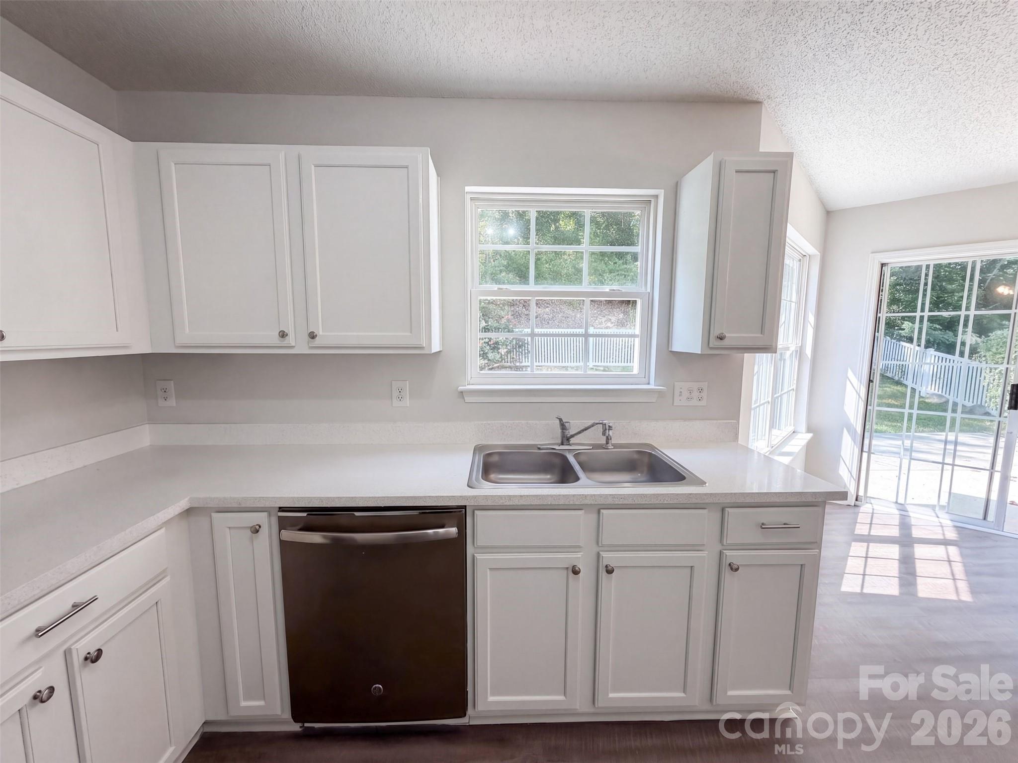Single Family Residence at 3978 Shasta Circle, Clover, photo 6 of 16