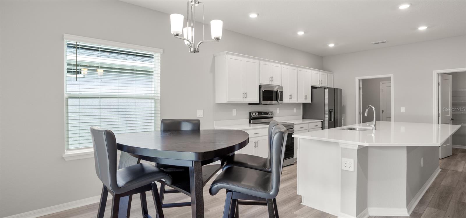 Single Family Residence at 3151 LAUREL OAK LN, WINTER HAVEN, photo 3 of 12