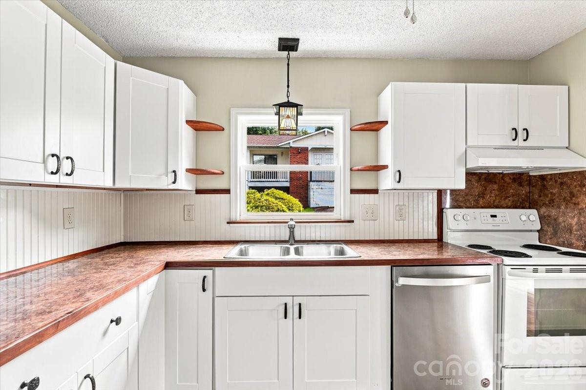 Condominium at 75 Nazarene Way, Waynesville, photo 12 of 40