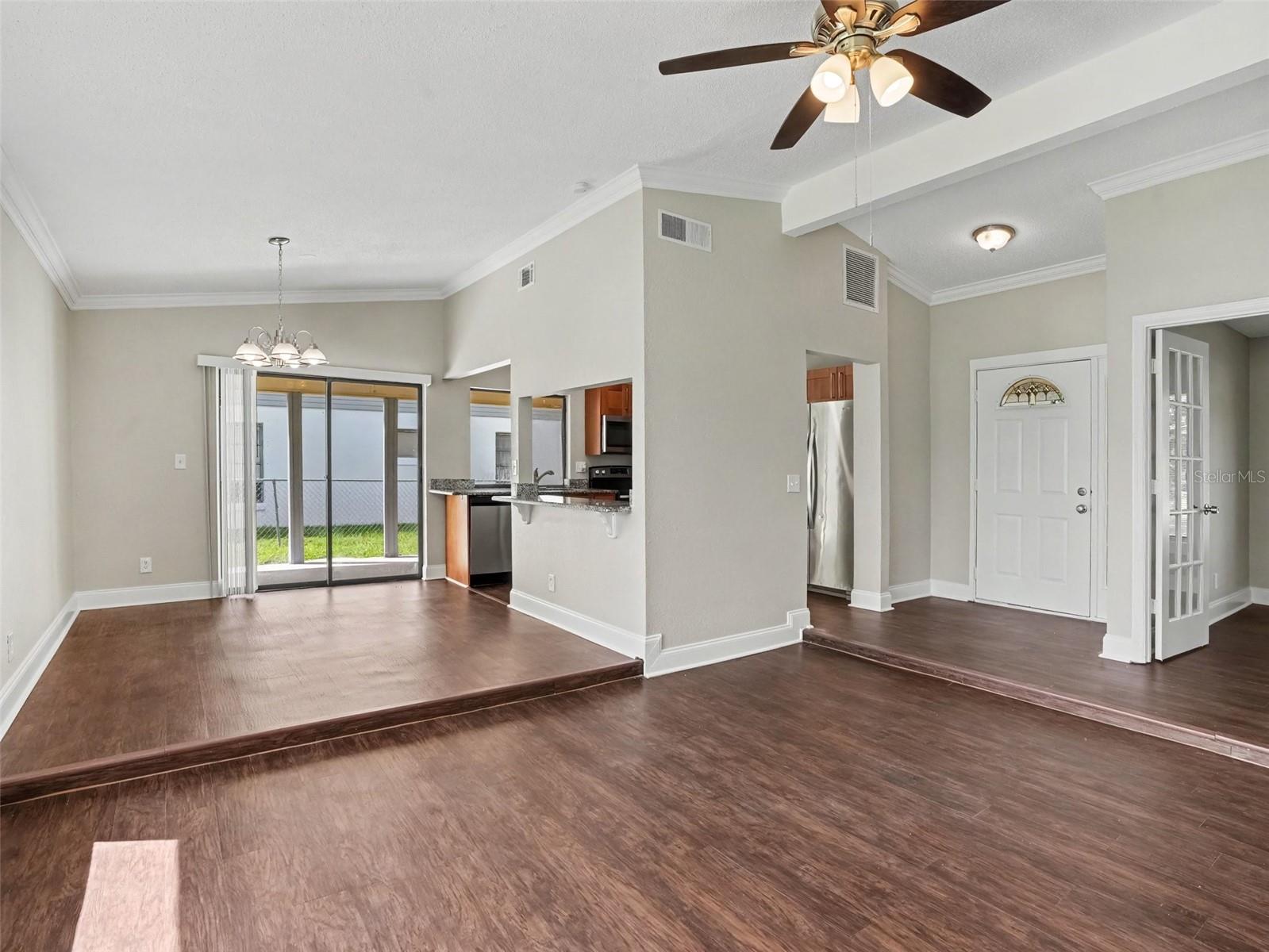 Single Family Residence at 815 E FLAG LN, KISSIMMEE, photo 2 of 19