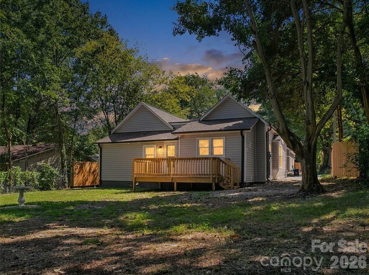 Single Family Residence at 172 Eudy Drive NW, Concord, photo 3 of 44