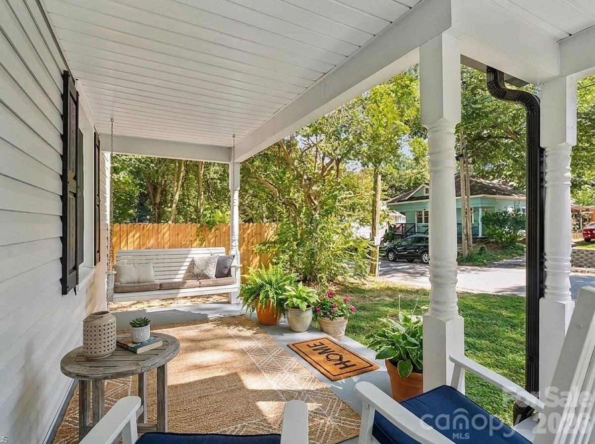 VIRTUALLY STAGED — Furnishings and décor are digitally rendered - 172 Eudy Drive NW, Concord