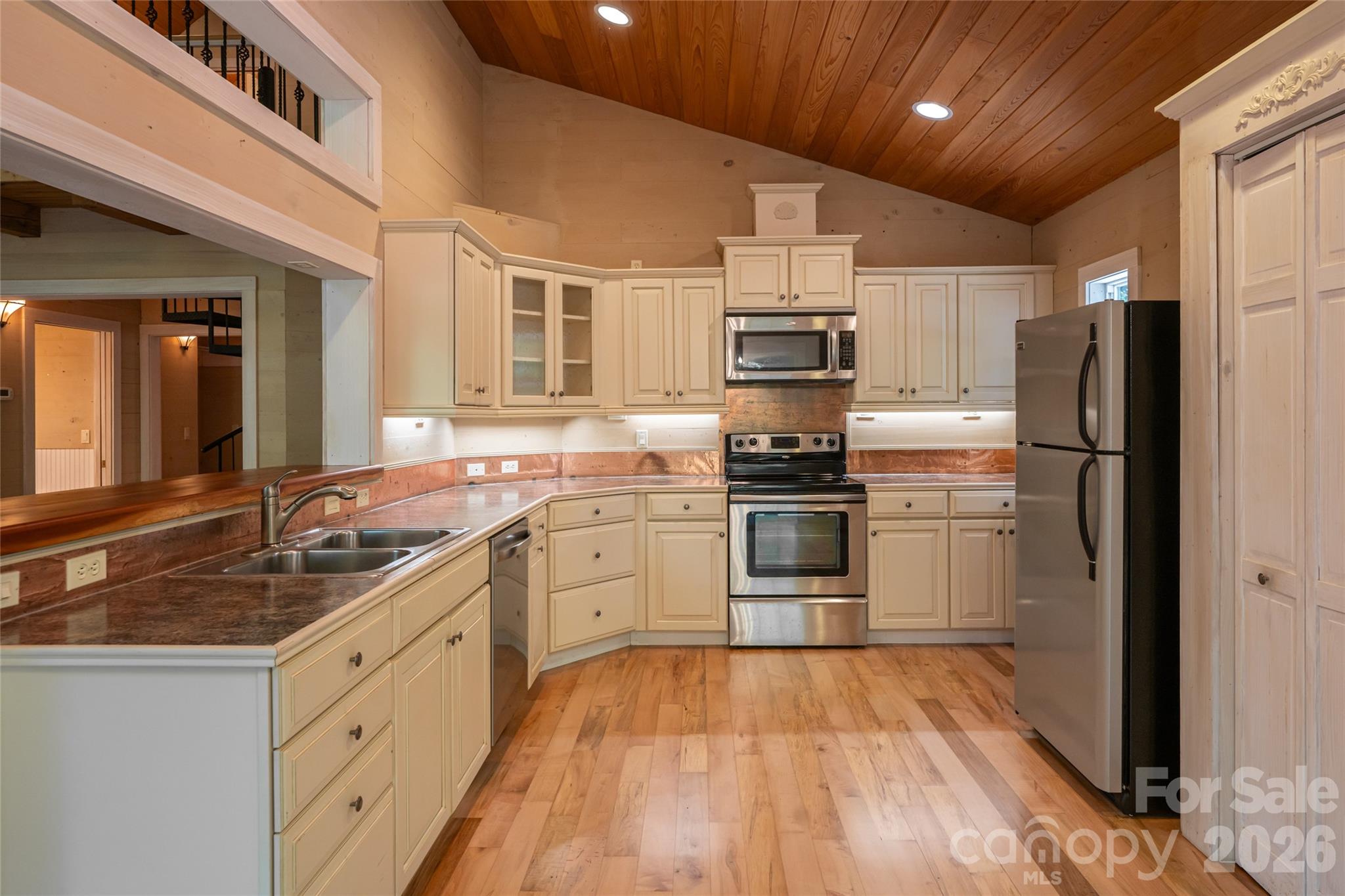 Guest cottage kitchen - 3999 Laurel Park Highway, Hendersonville
