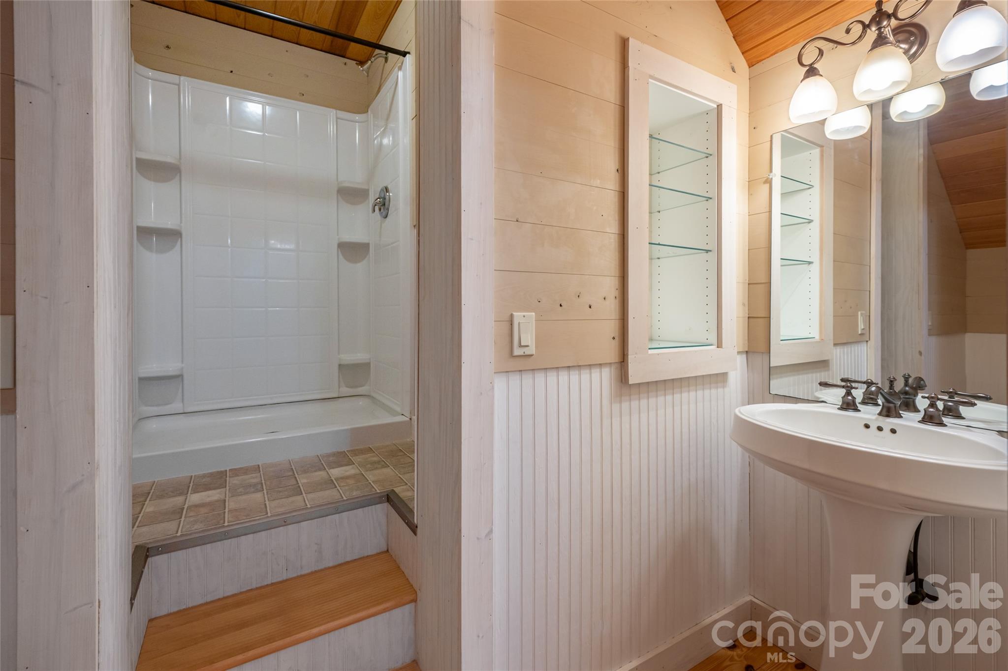Guest cottage upper full bathroom - 3999 Laurel Park Highway, Hendersonville