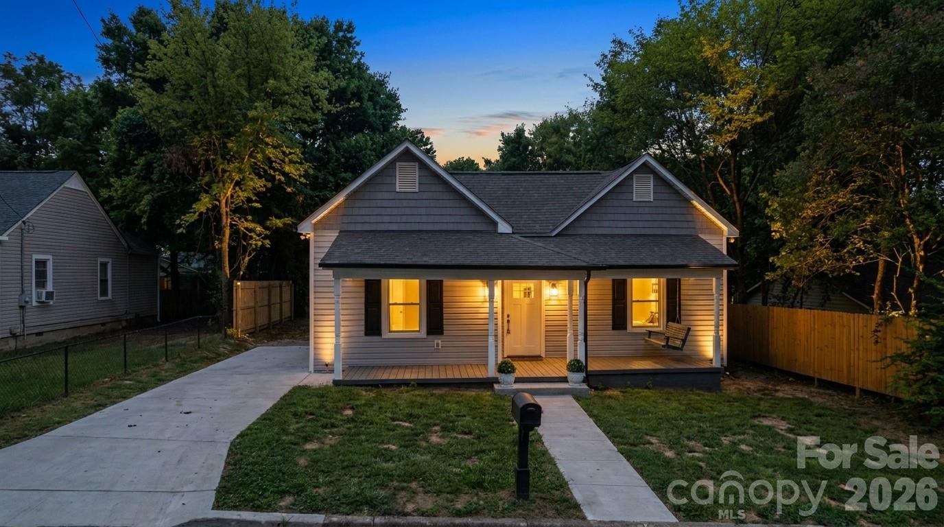 Single Family Residence at 172 Eudy Drive NW, Concord, photo 2 of 44