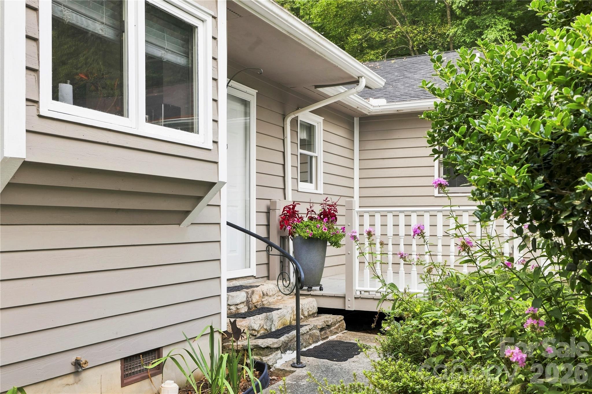 Townhouse at 13 Llama Vista Court, Black Mountain, photo 3 of 26