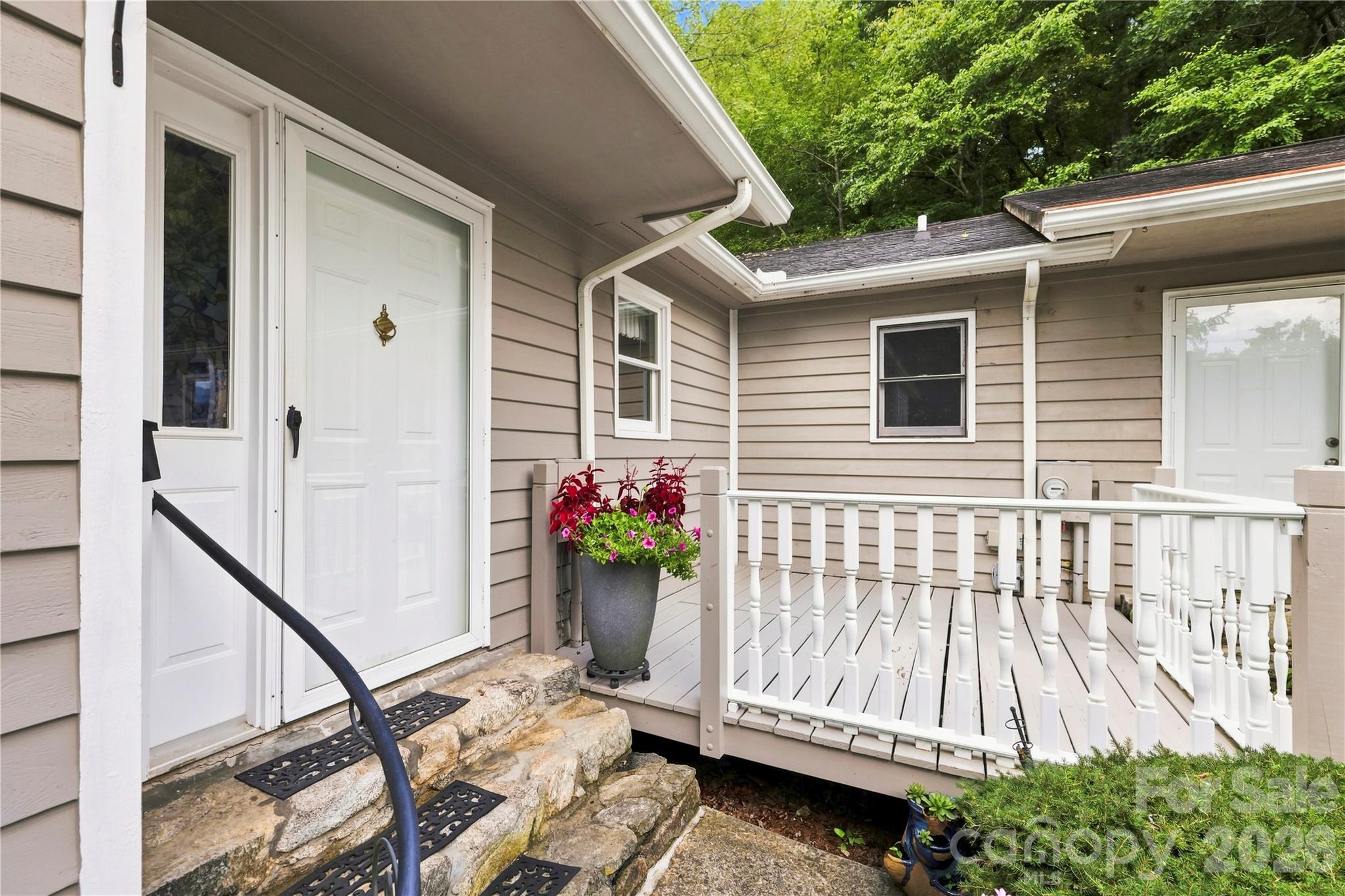 Townhouse at 13 Llama Vista Court, Black Mountain, photo 4 of 26