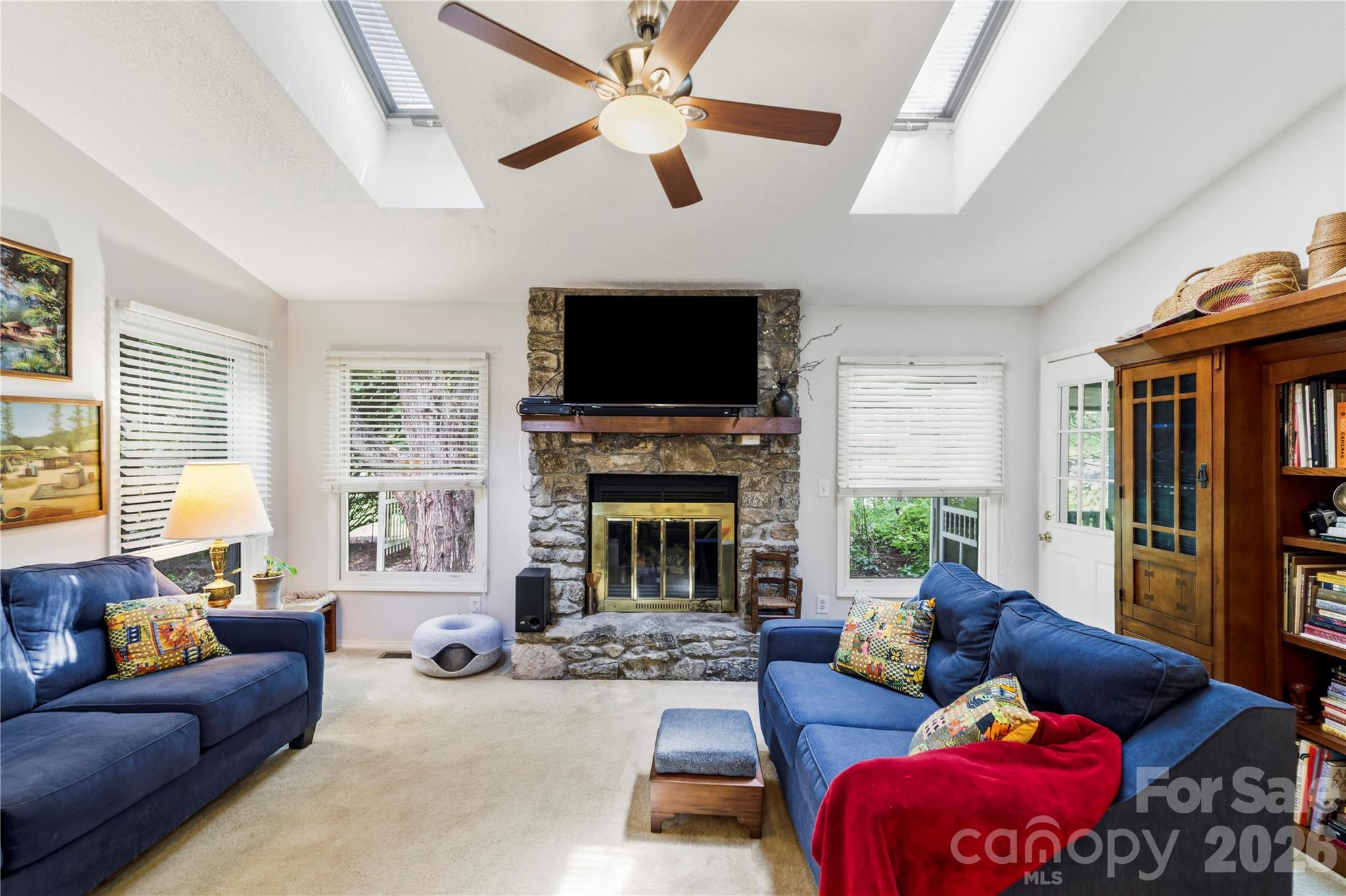 Townhouse at 13 Llama Vista Court, Black Mountain, photo 6 of 26