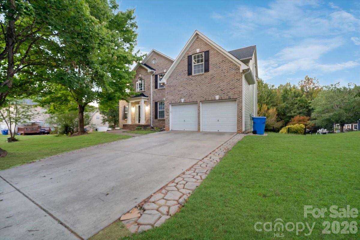 Charming brick-front basement home. - 144 Steeplechase Avenue, Mooresville