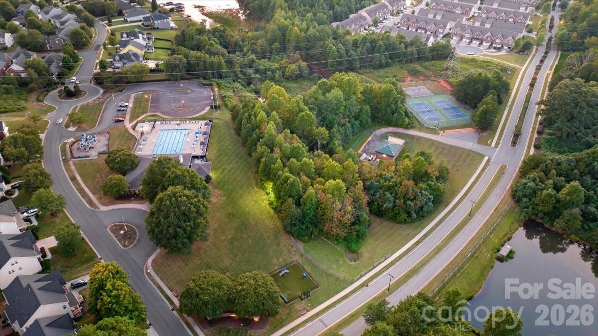 Community amenities just around the corner! - 144 Steeplechase Avenue, Mooresville