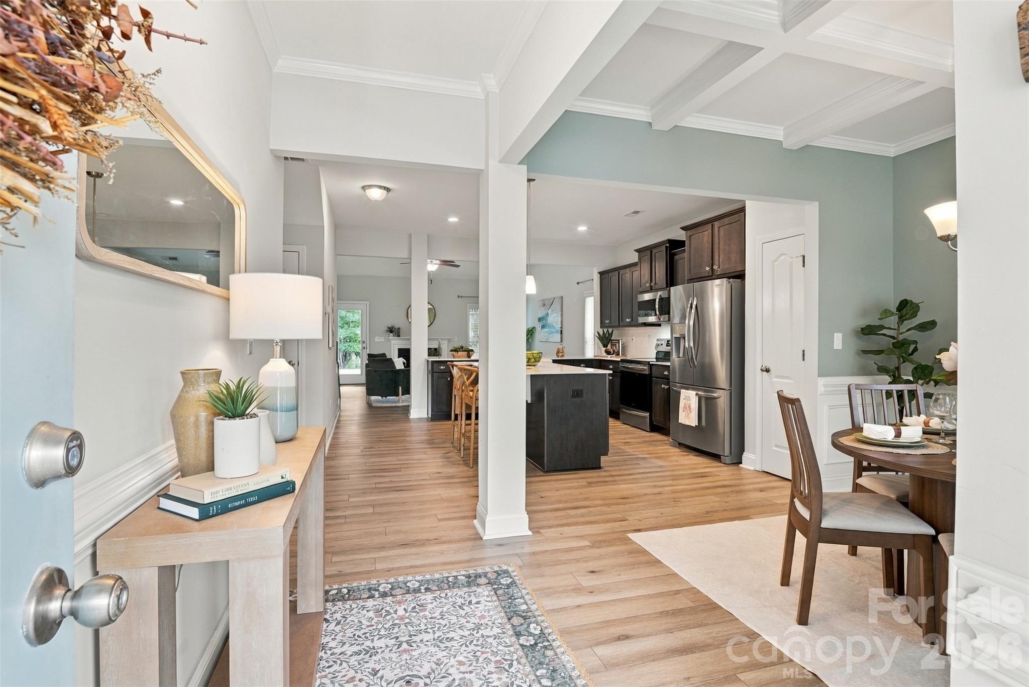 Single Family Residence at 628 Heron View Drive, York, photo 4 of 43