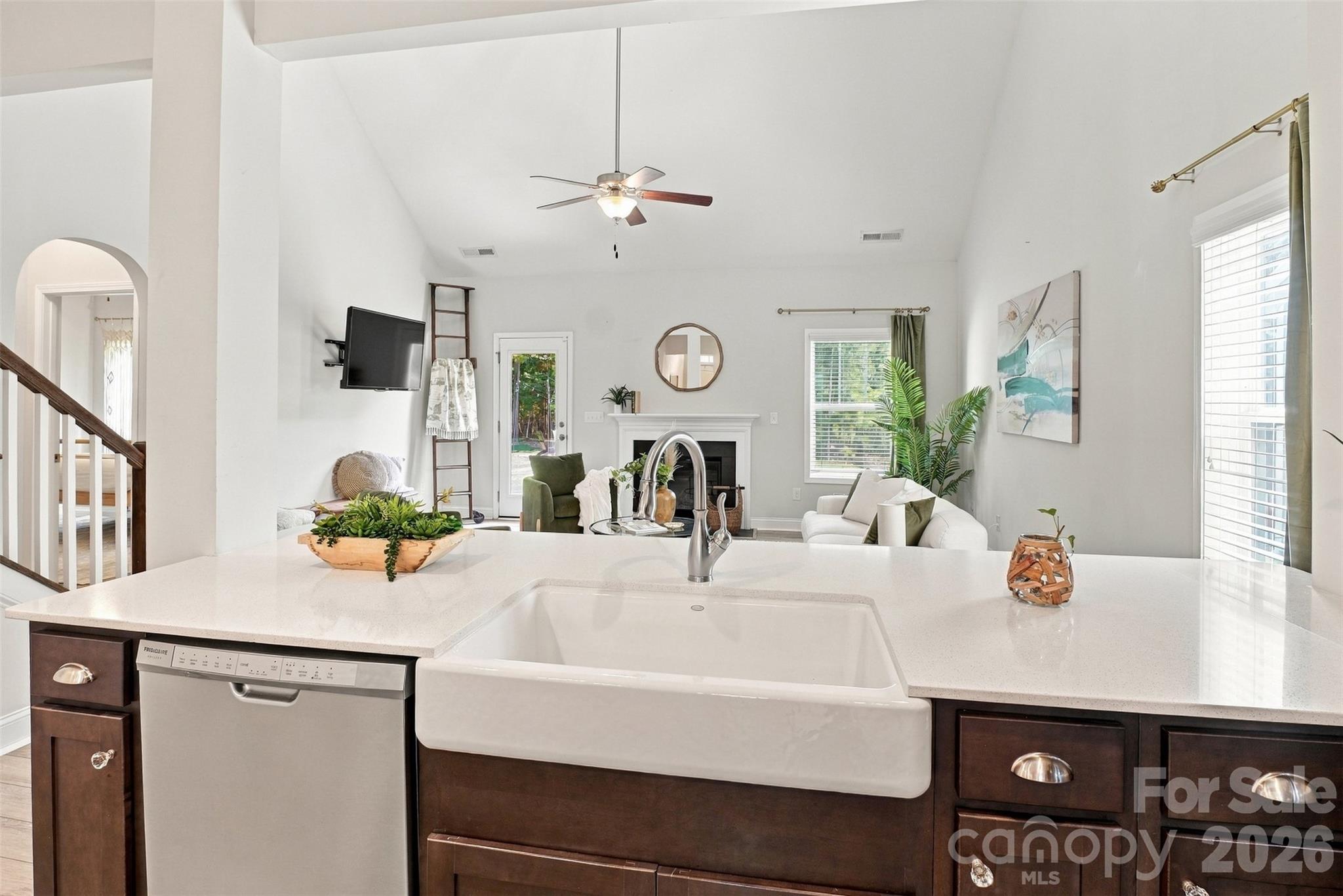 Single Family Residence at 628 Heron View Drive, York, photo 12 of 43