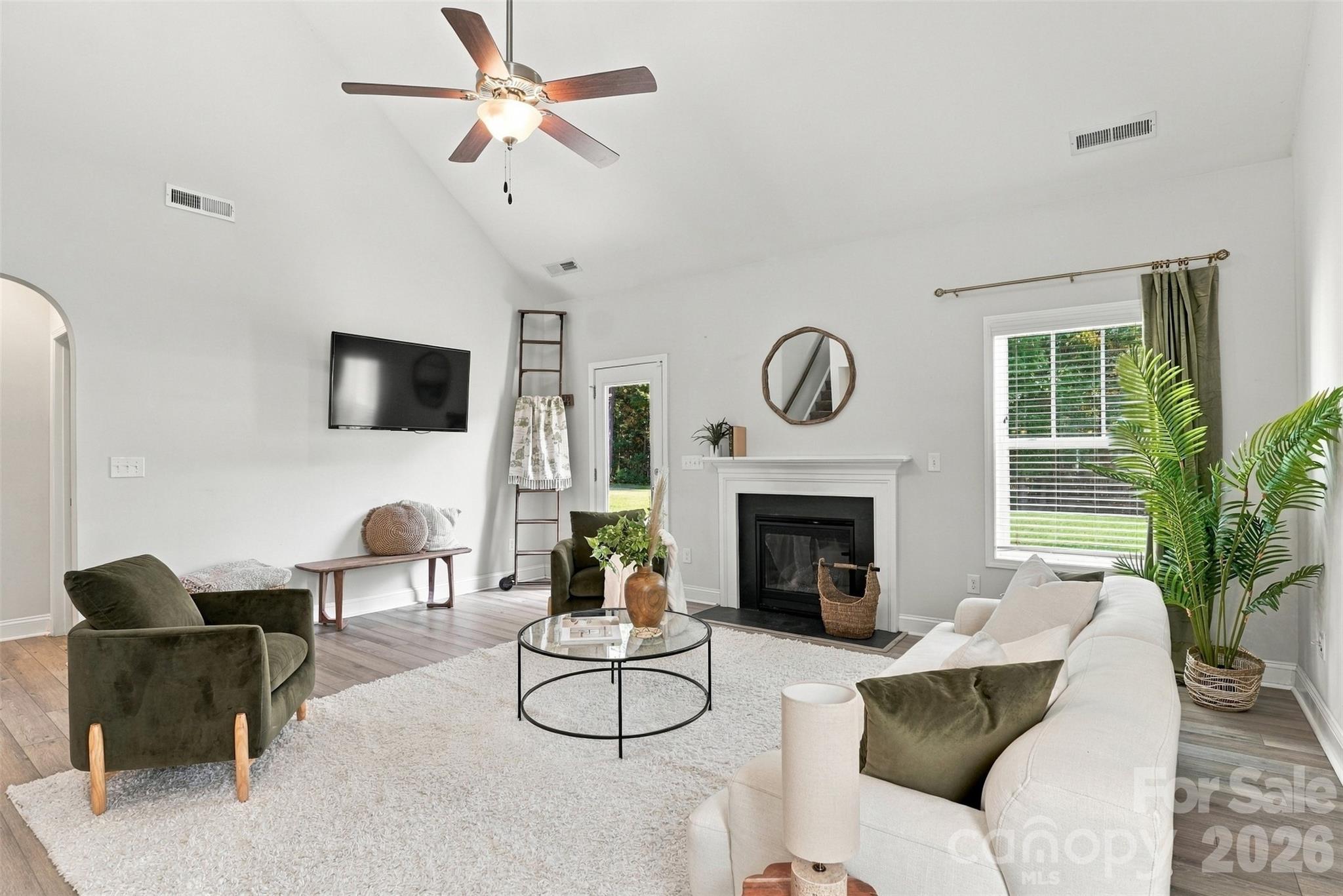 Single Family Residence at 628 Heron View Drive, York, photo 14 of 43