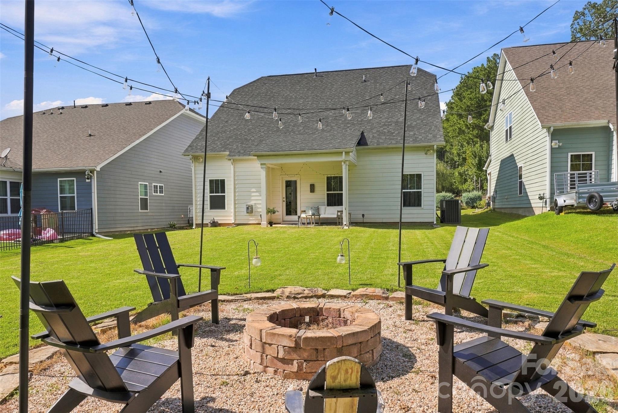 Single Family Residence at 628 Heron View Drive, York, photo 35 of 43