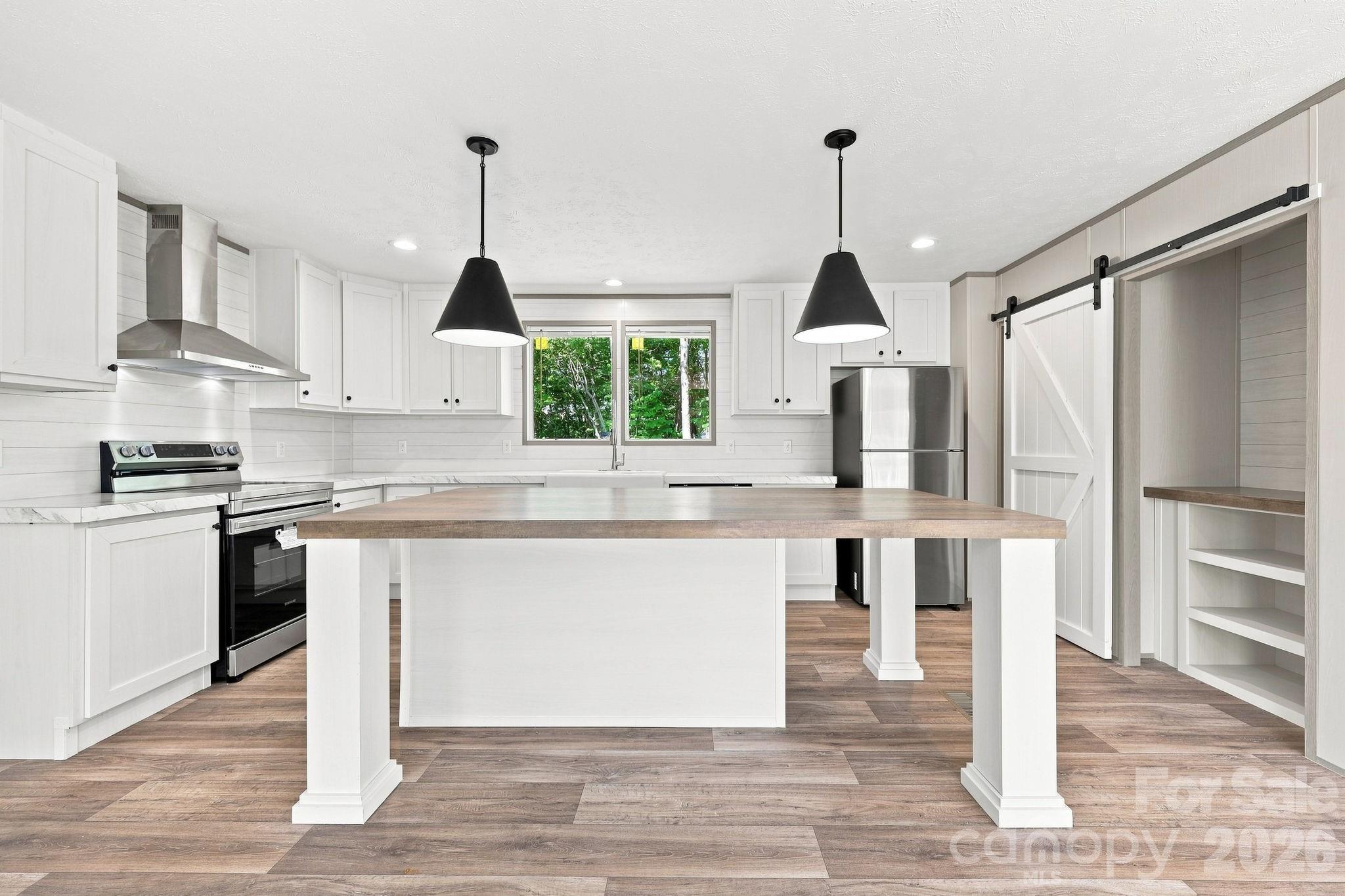 Kitchen - 93 Foxcroft Lane, Flat Rock