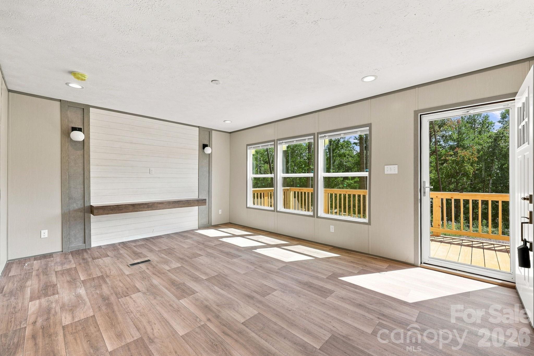 Living Room - 93 Foxcroft Lane, Flat Rock