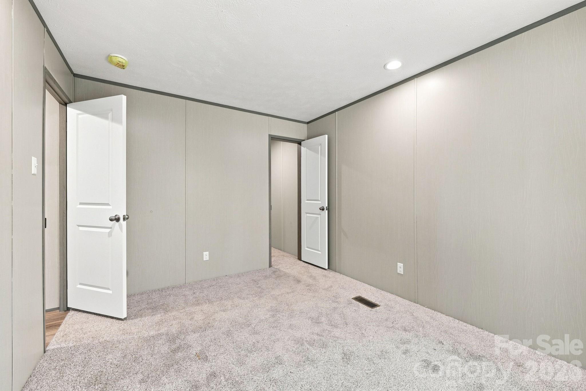 Another Bedroom - 93 Foxcroft Lane, Flat Rock