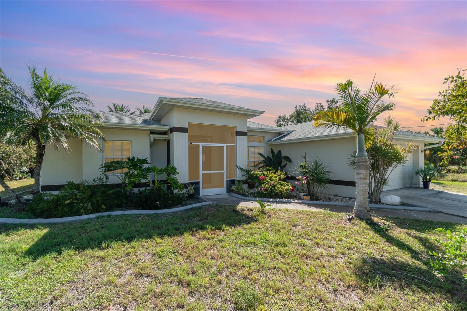 4010 YUCATAN CIR