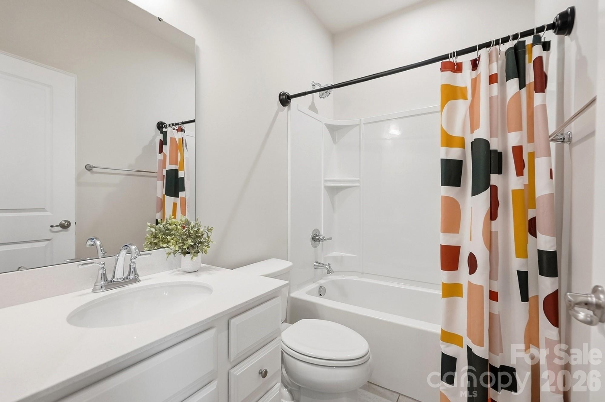 Full bath for bedroom 2 & 3 - 2606 Grantham Place Drive, Fort Mill