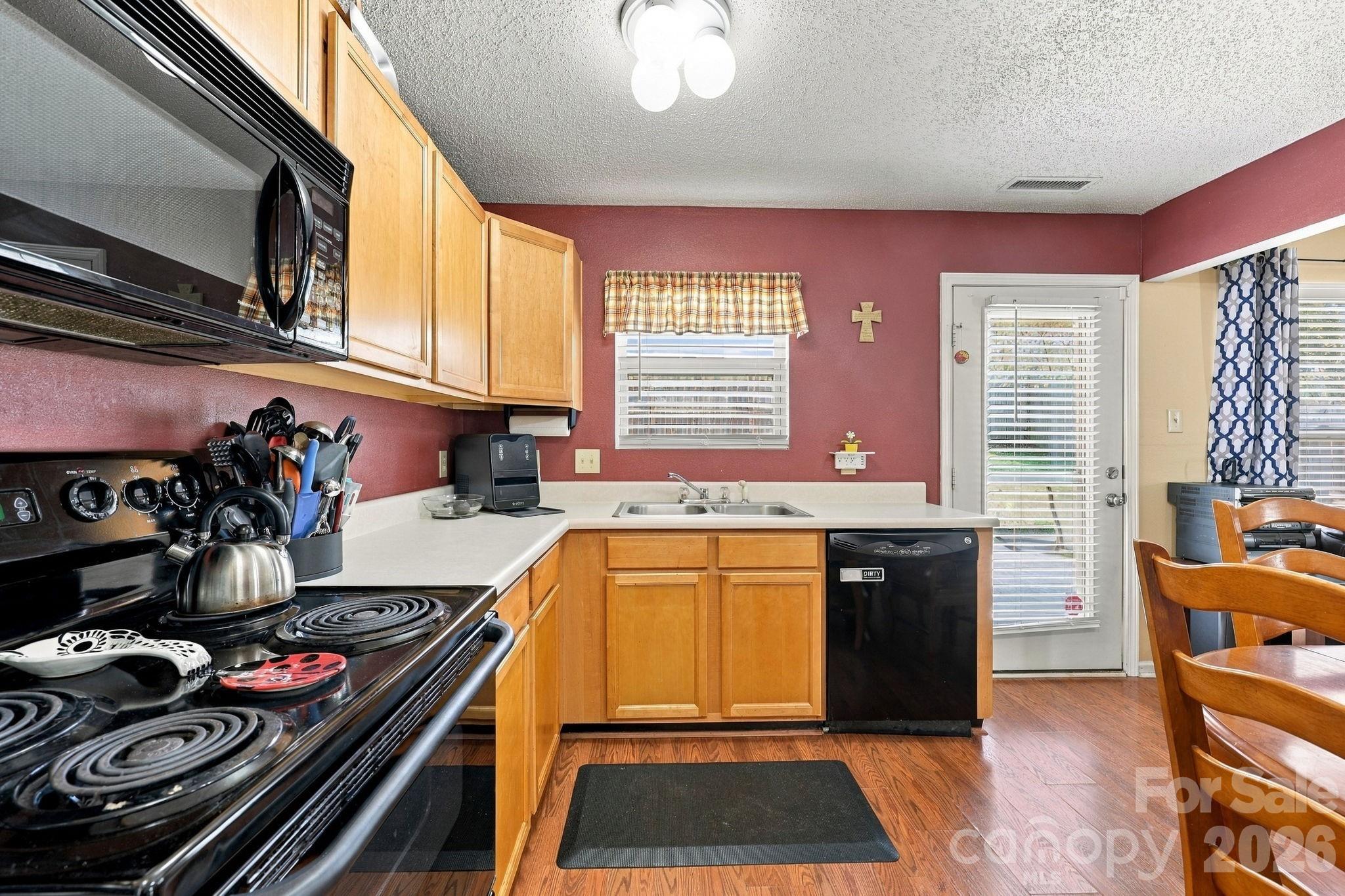 Single Family Residence at 4331 Saint Catherines Court, Concord, photo 13 of 48