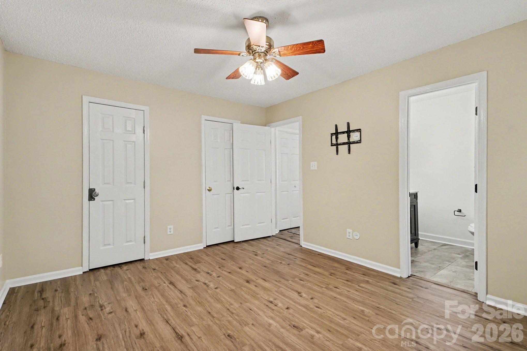 Single Family Residence at 1560 Cambridge Heights Place NW, Concord, photo 12 of 19