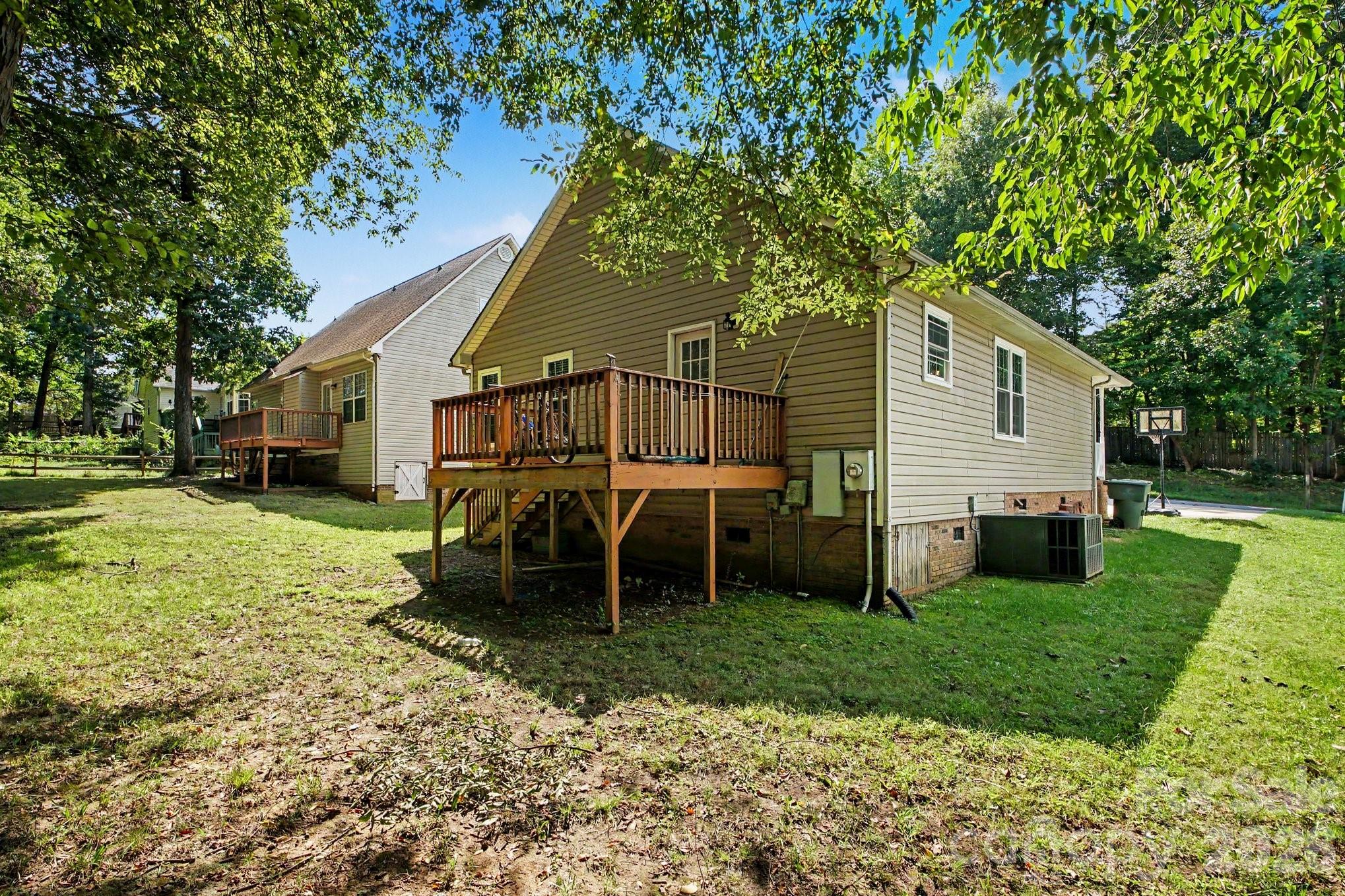 Single Family Residence at 1560 Cambridge Heights Place NW, Concord, photo 18 of 19