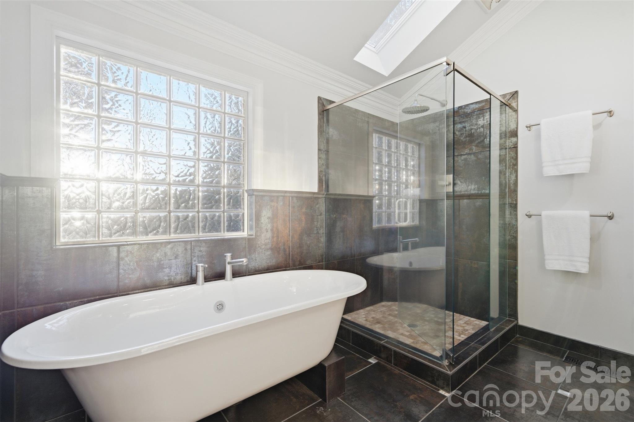 Bedroom ensuite - 21034 Cornelius Street, Cornelius
