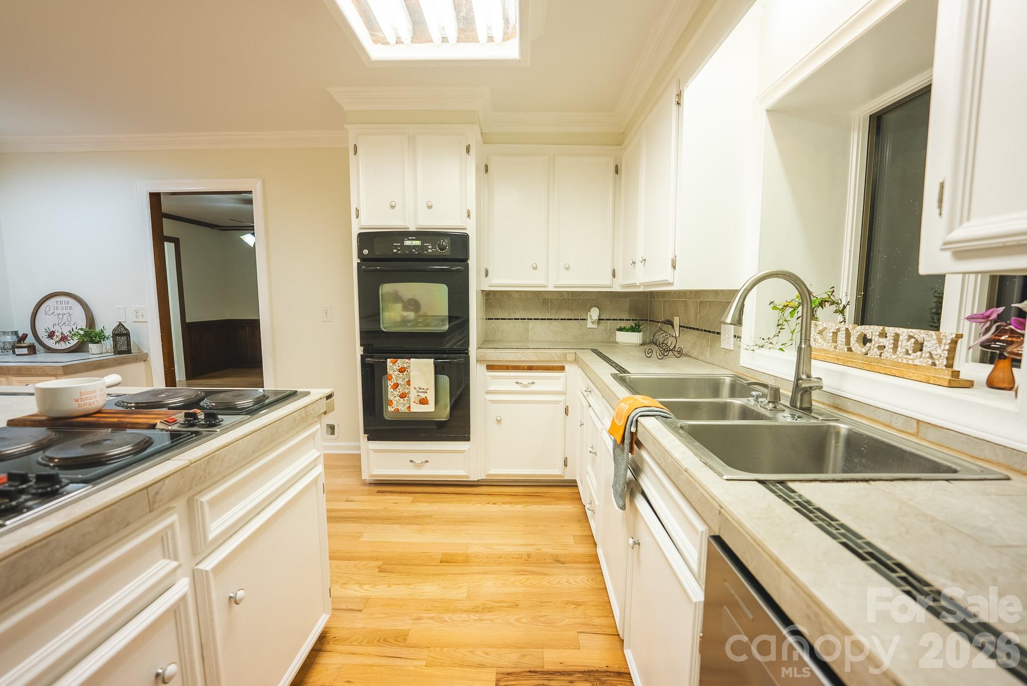 Single Family Residence at 3750 11th Street NE, Hickory, photo 21 of 46