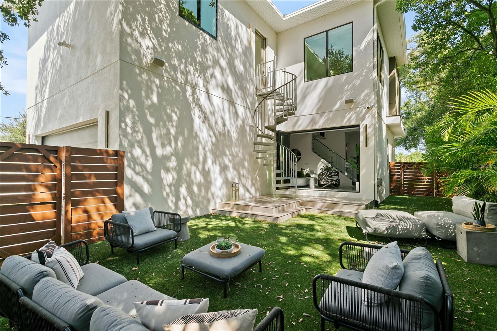 Single Family Residence at 1322 W GRACE ST, TAMPA, photo 4 of 55