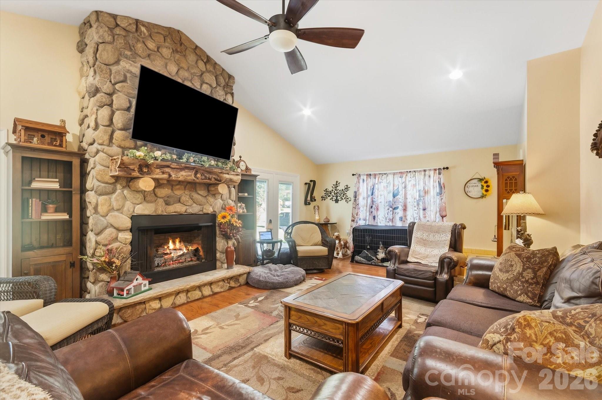 Single Family Residence at 105 Merrywood Drive, Lenoir, photo 12 of 46