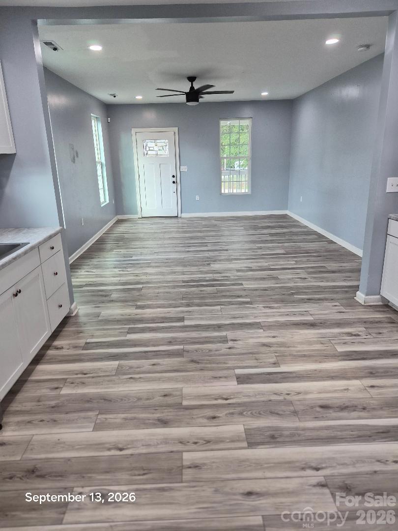 Open Entry Room - 533 Ball Park Drive, Chester