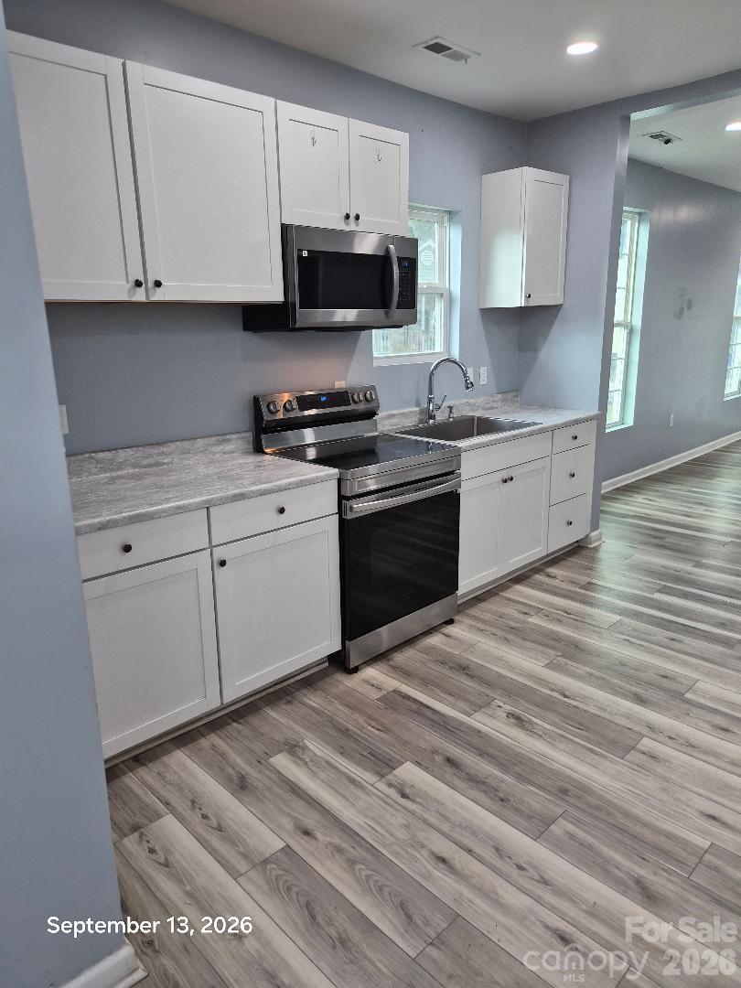 Kitchen - 533 Ball Park Drive, Chester