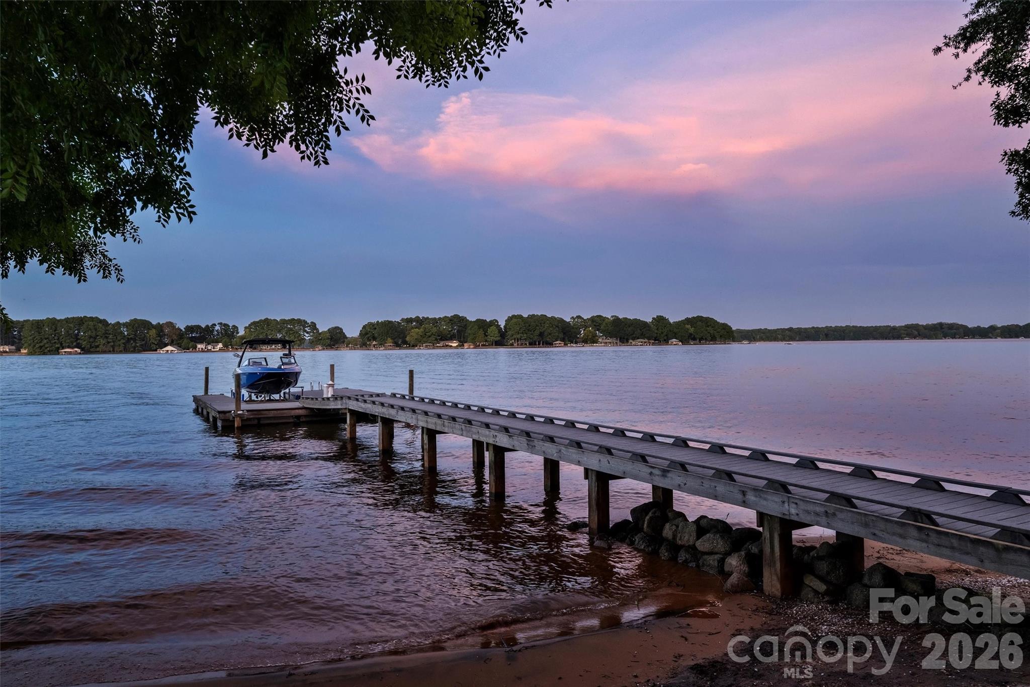 Twilight Pier - 125 Falmouth Road, Mooresville