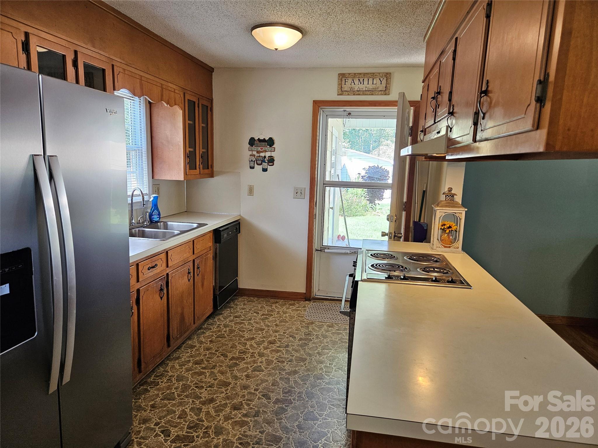 Single Family Residence at 2648 Rose Place, Lenoir, photo 6 of 27