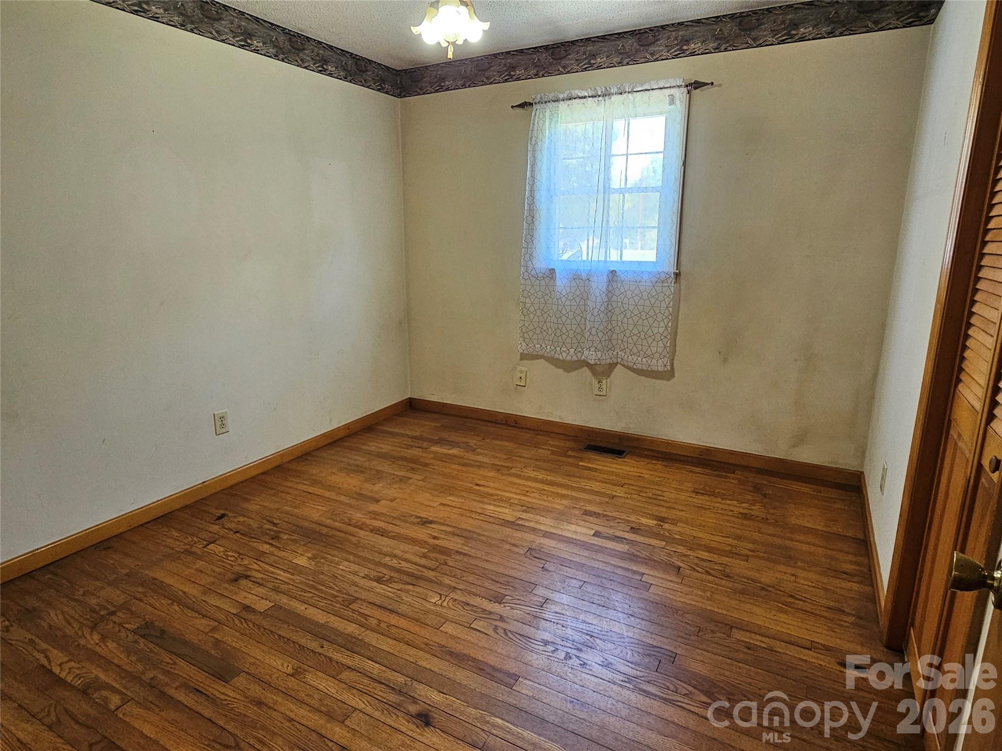 Single Family Residence at 2648 Rose Place, Lenoir, photo 10 of 27
