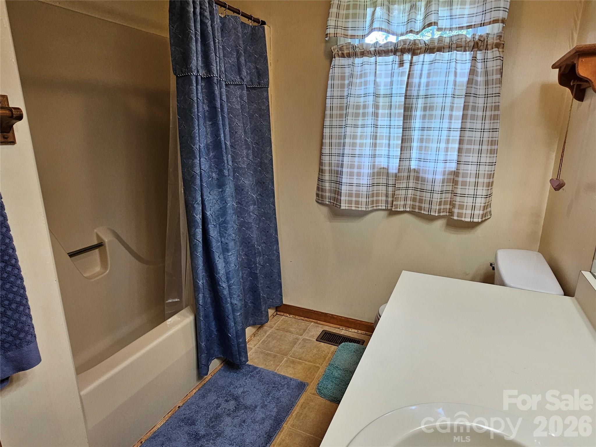 Single Family Residence at 2648 Rose Place, Lenoir, photo 12 of 27