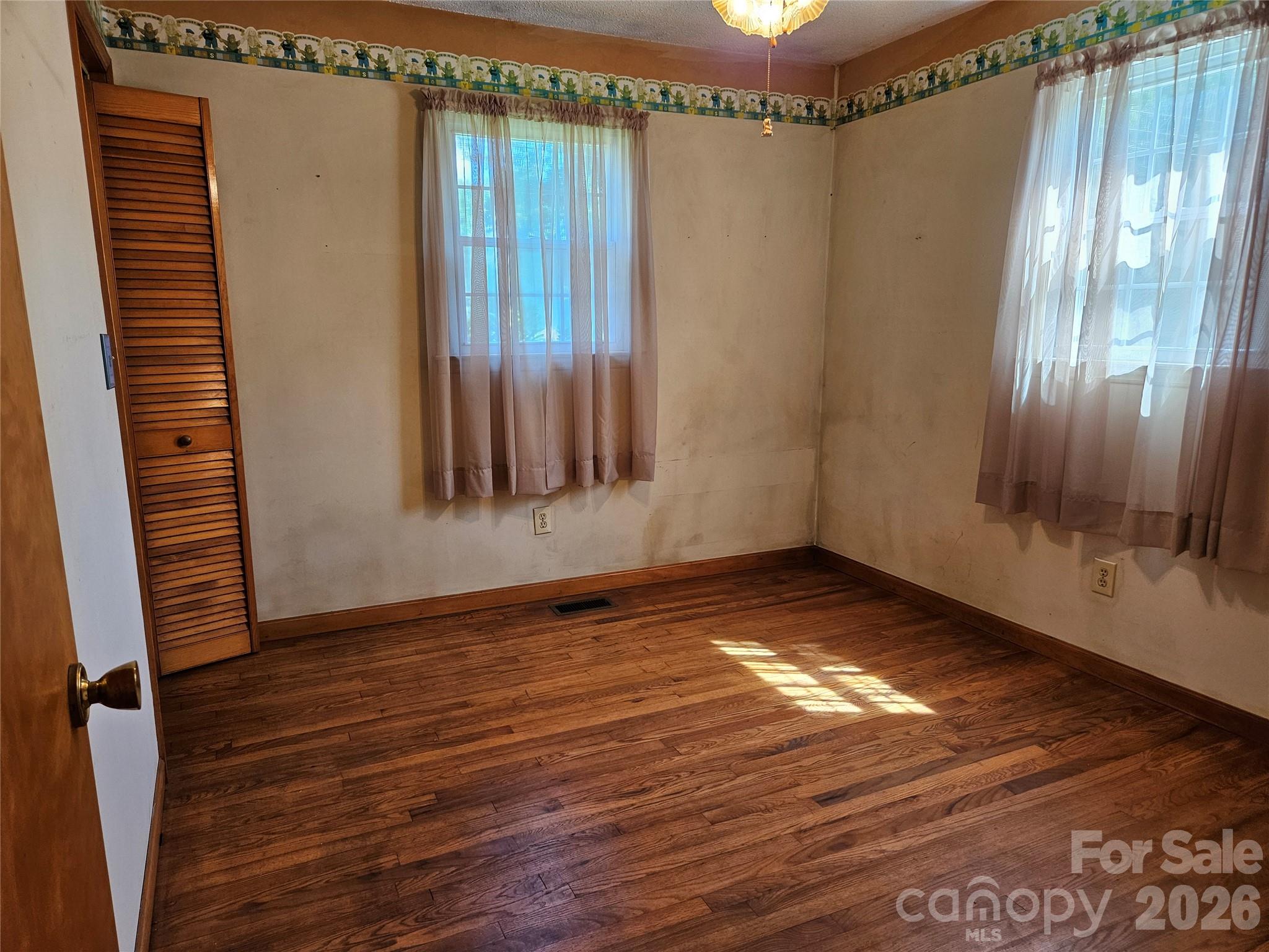 Single Family Residence at 2648 Rose Place, Lenoir, photo 13 of 27