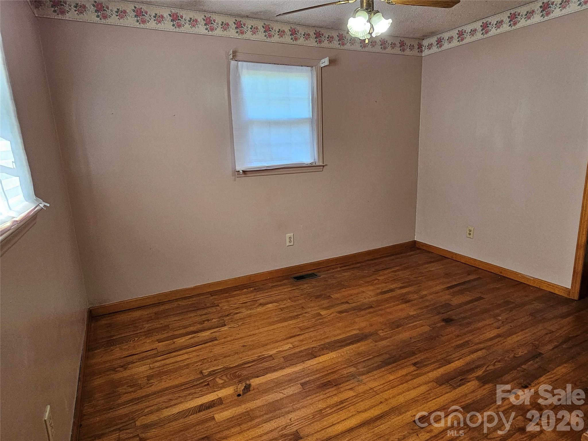 Single Family Residence at 2648 Rose Place, Lenoir, photo 15 of 27