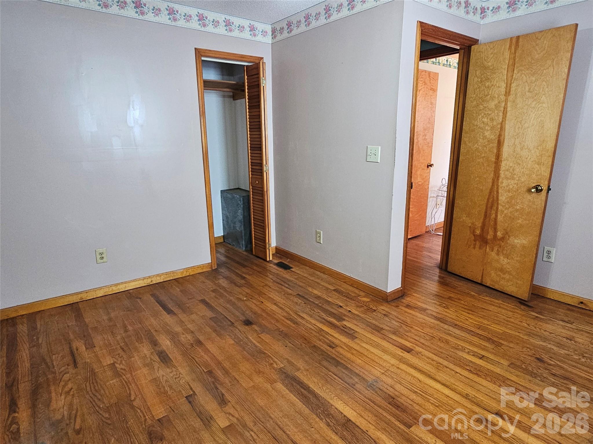 Single Family Residence at 2648 Rose Place, Lenoir, photo 16 of 27