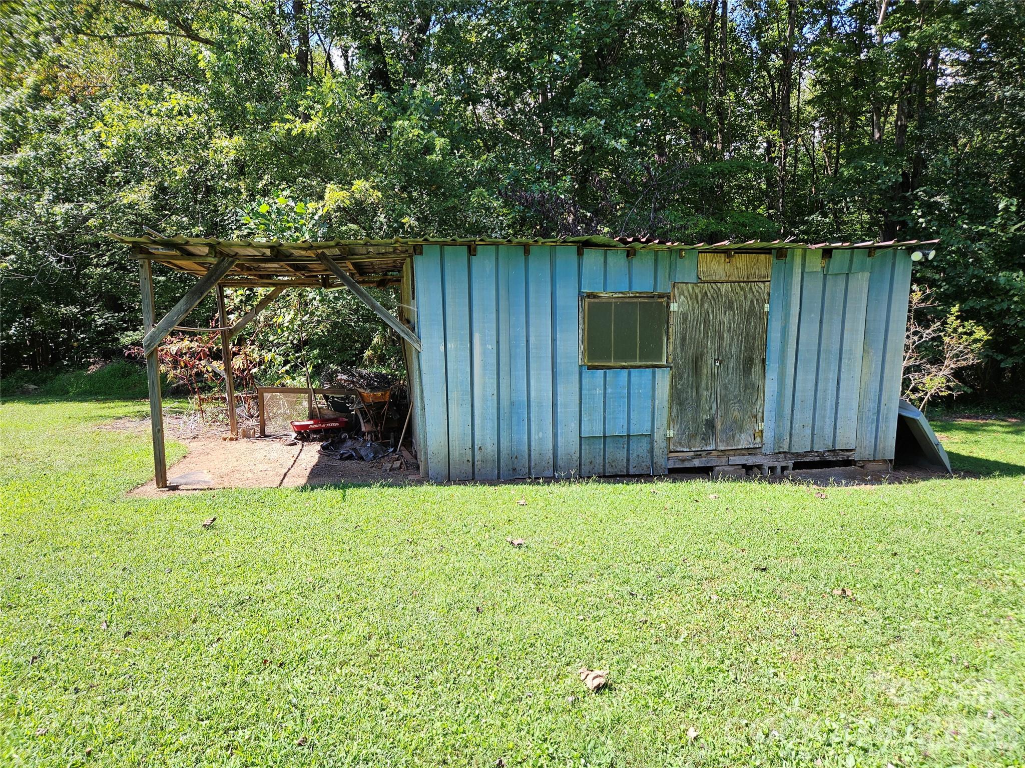 Single Family Residence at 2648 Rose Place, Lenoir, photo 19 of 27